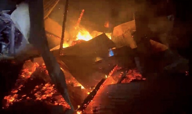 Osmaniye'de samanlık yangını itfaiye ekiplerince söndürüldü
