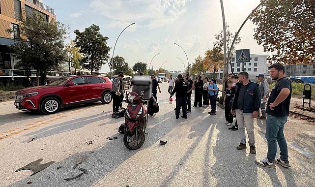 Otomobil ile motokurye çarpıştı: 2 yaralı