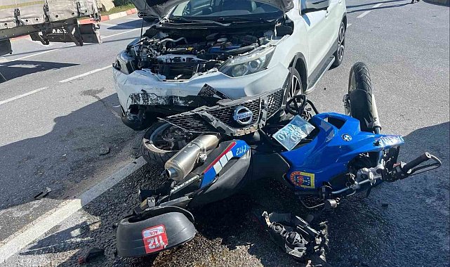 Otomobil jandarma motosikletine çarptı, uzman çavuş yaralandı