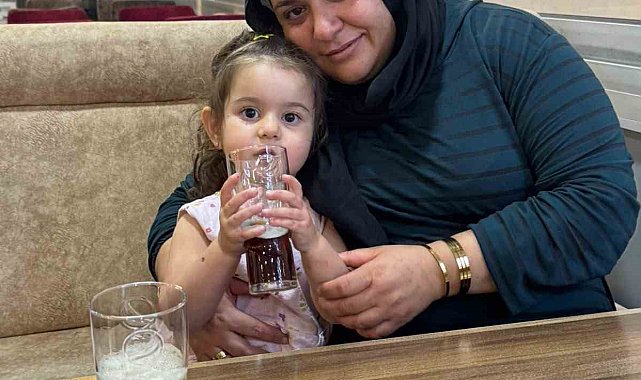 Otomobil yayalara çarptı: Anne ve 4 yaşındaki kızı hayatını kaybetti