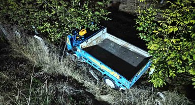 Otomobilin çarptığı patpat 3 metre yükseklikten tarlaya düştü