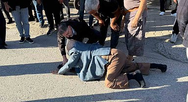 Otomobilin çarptığı yaşlı adama ilk müdahale yoldan geçen doktor belediye başkanından geldi