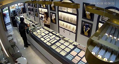 Oyuncak tabancayla kuyumcuyu soymaya kalkıştı