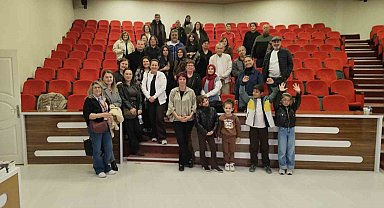 Oyuncu ve yazar İğdigül'den sokak hayvanları için sevgi ve merhamet çağrısı