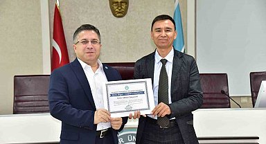 Özbekistanlı 9 akademisyene sertifika verildi