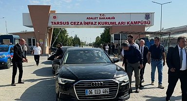 Özgür Özel, Mersin'de tutuklu belediye başkanlarıyla görüştü