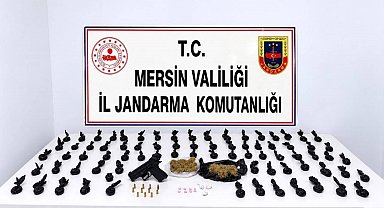 Paket paket satışa hazır uyuşturucu ele geçirildi