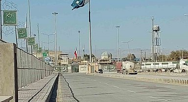 Pakistan güvenlik gerekçesiyle İran ile iki sınır kapısında ticareti durdurdu