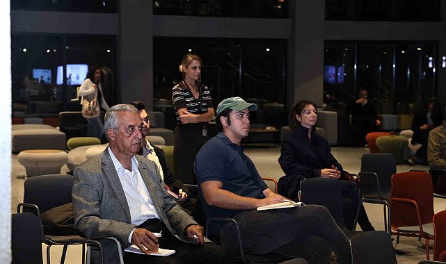 Pancar Deposu'nda "Küratörlüğün 5N1K'sı" söyleşi dizisi başladı