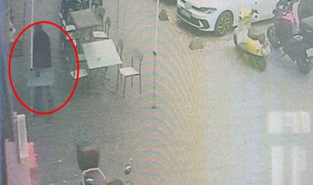 Para alamayınca dükkan önündeki masayı devirdi