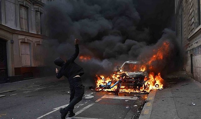 Paris'teki protestolarda 13'ü çocuk 195 kişi gözaltına alındı