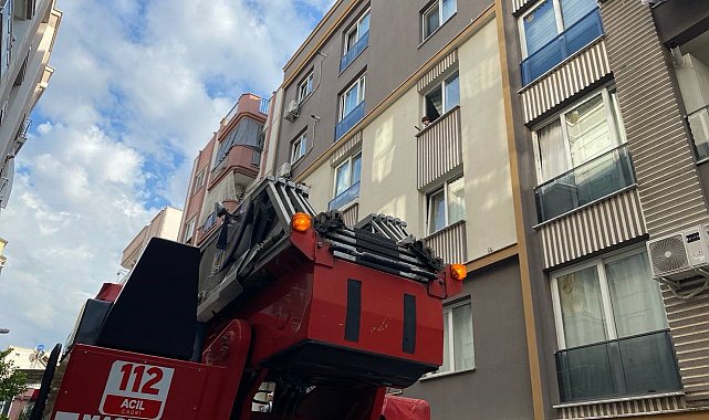 Penceredeki çocuk ekipleri alarma geçirdi