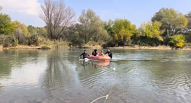 Piknik yaparken mahsur kalan 2 kişiyi itfaiye kurtardı