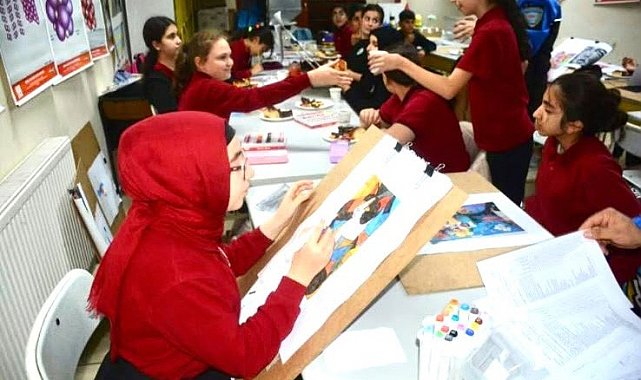 Polis desteğiyle düzenlenen resim kursunu tamamlayan 20 öğrenci sertifikalarını aldı