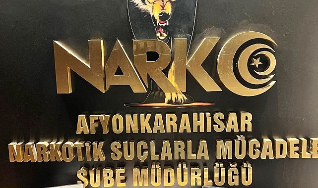 Polis durdurduğu araçta uyuşturucu hap ele geçirdi