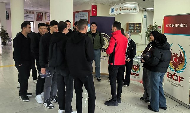 Polis ekipleri üniversite öğrencilerini bilgilendirdi
