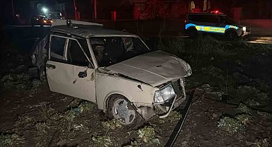 Polisin 'dur' ihtarına uymayan otomobil tarlaya uçtu: 1 yaralı