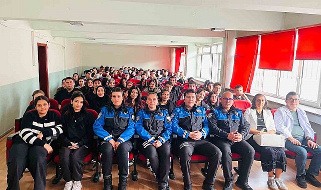 Polisten öğrencilere yönelik güvenlik ve bilinçlendirme eğitimi