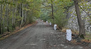 Pozantı'da 2 emekli arkadaş, 3 günde 20 çuval çöp topladı