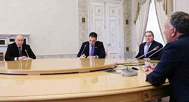 Putin: "Rusya, 10 Kasım civarında ABD ve Ukrayna ile üçlü görüşmelere hazır"