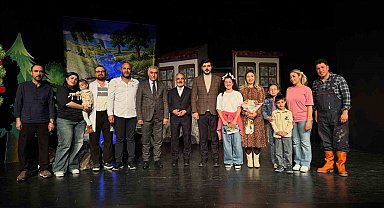 "Su Muhafızı Duru" oyunu ilk gösteriminde çocuklarla buluştu