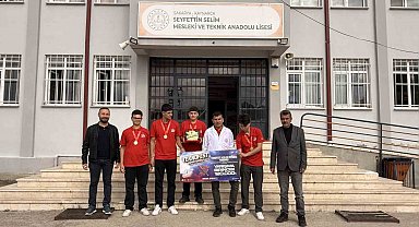 Rakiplerin çalıştıramadığı devreyi tek denemede çalıştırarak TEKNOFEST'de birinci oldular