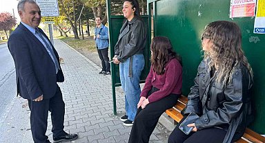 Rektör Altun, kampüste öğrenci ve esnafla sohbet etti