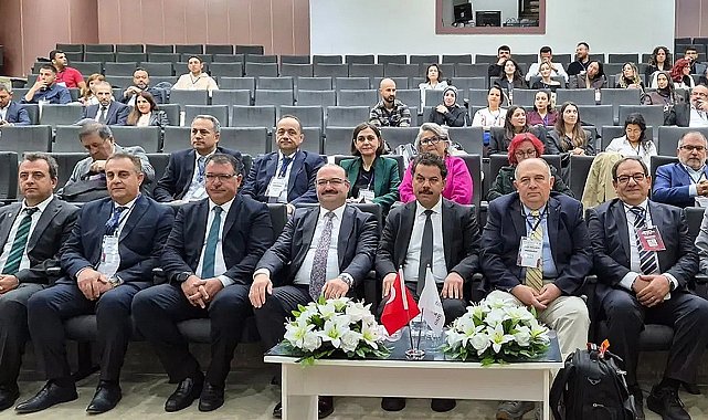 Rektör Hacımüftüoğlu, 6. uluslararası aşı bilimi kongresine katıldı
