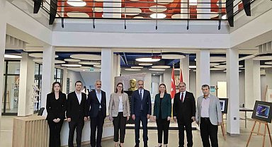 Rektör Şevli, Özel Eren Fen ve Teknoloji Lisesini ziyaret etti
