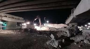 Reşadiye Viyadüğü'nde yıkım çalışmaları gece gündüz devam ediyor