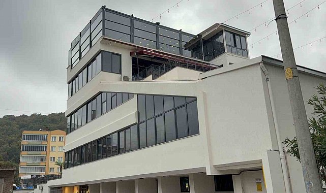 Restoranın yemek asansörü 4. kattan zemine düştü: Garson hayatını kaybetti