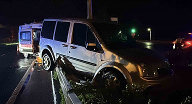 Rize'de ambulans ile hafif ticari araç çarpıştı: 5 hafif yaralı