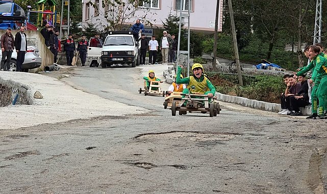 Rize'de tahta arabalar nefes kesti