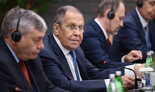 Rusya Dışişleri Bakanı Lavrov, Bakü'de Çinli mevkidaşı Wang ile bir araya geldi