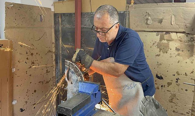 Sağlık memuru hurdayı sanat eserlerine dönüştürüyor