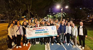 Sağlıkçılar, Dünya Kalp Günü'nde 'Sağlıklı Yaşam' için yürüdü