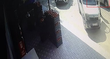 Sahibinin market alışverişi yaparken çalışır halde bıraktığı aracı kendininmişçesine çalan hırsız kaza yapınca yakayı ele verdi