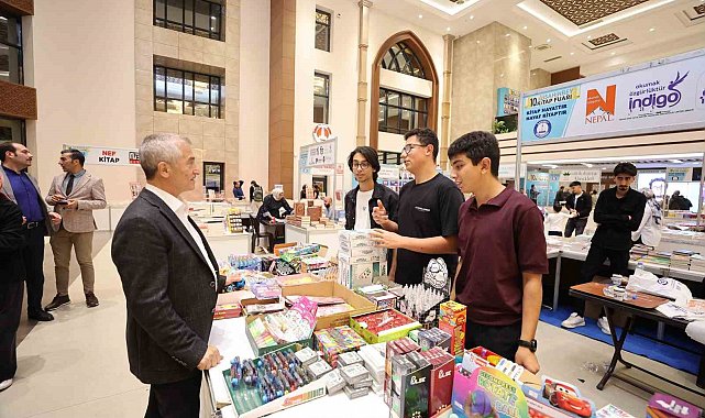 Şahinbey Belediyesi'nin kitap fuarına yoğun ilgi
