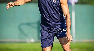 Salah tahtı ele geçirdi