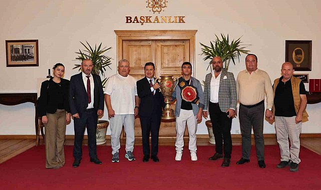 Şampiyon pehlivandan Başkan Aras'a ziyaret