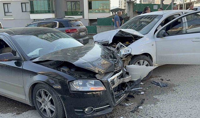 Samsun'da otomobiller çarpıştı: 3 yaralı