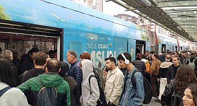 Samsun'da sabah saatlerinde tramvaylarda yoğunluk