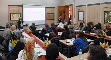 Sanat Melikgazi'de Selçuklu Mimarisi ve Türk - İslam Sanatı konuşuldu