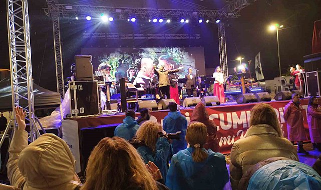 Sancaktepe'de 29 Ekim coşkusu: "Cumhuriyet geleceğe taşıyacağımız en büyük sorumluluğumuzdur"