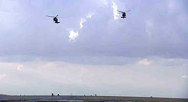 Şanlıurfa'da helikopterlerden gökyüzünde Harmandalı ve Zeybek şovu