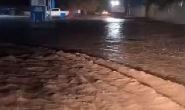 Şanlıurfa'da sağanak su baskınlarına neden oldu