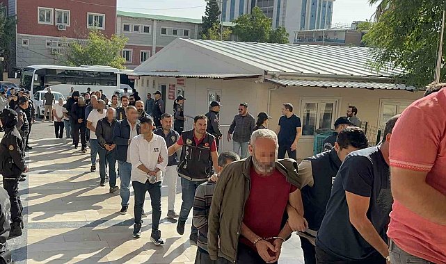 Şanlıurfa'da yasa dışı bahis operasyonunda gözaltına alınan 22 kişi adliyeye sevk edildi