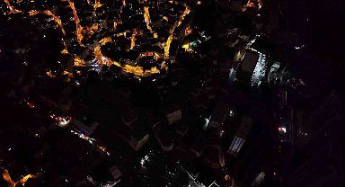 Sarıyer Ayazağa'da karanlığa gömülen mahalle havadan görüntülendi