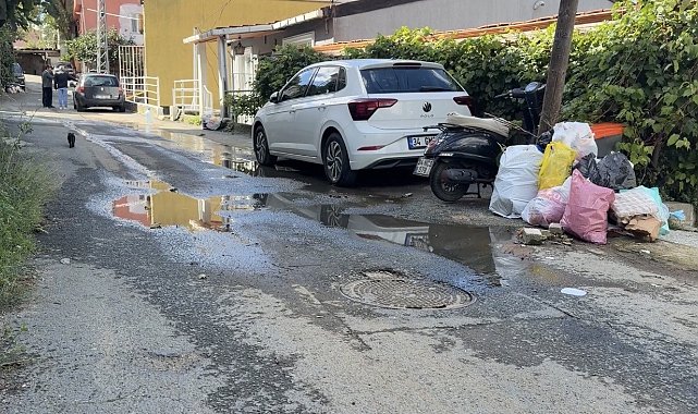 Sarıyer'de evlerinin önünden akan kanalizasyon suyu mahalleliyi isyan ettirdi: "Kendi başımıza belediyecilik yapmaya çalışıyoruz"