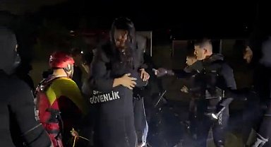 Sarıyer'de selde mahsur kalan oyuncu Demet Özdemir kurtarıldı
